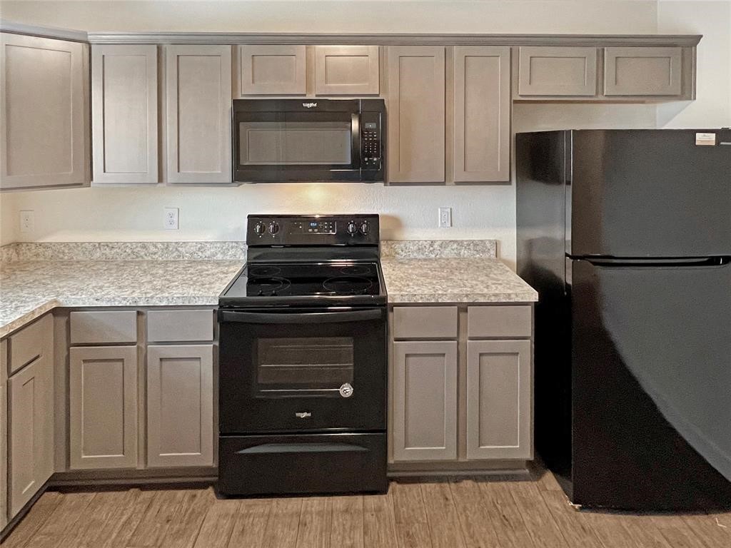 12603 Telge Road, Unit 26 EF Cypress, TX 77429 - Photo 9 of 25 Electric range.