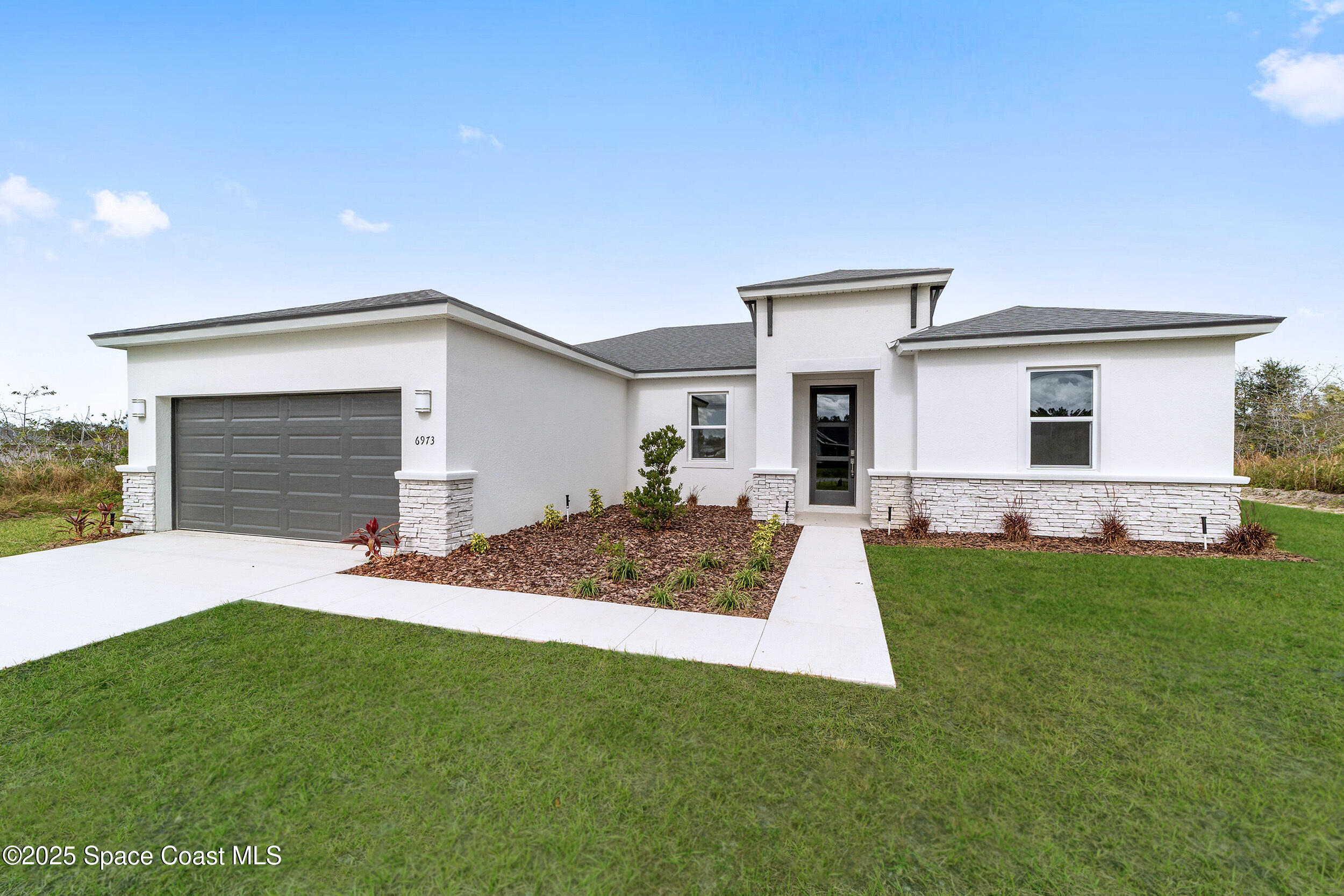407 Tilhal Road Southwest Palm Bay, FL 32908 - Photo 3 of 23 IMAGE 2