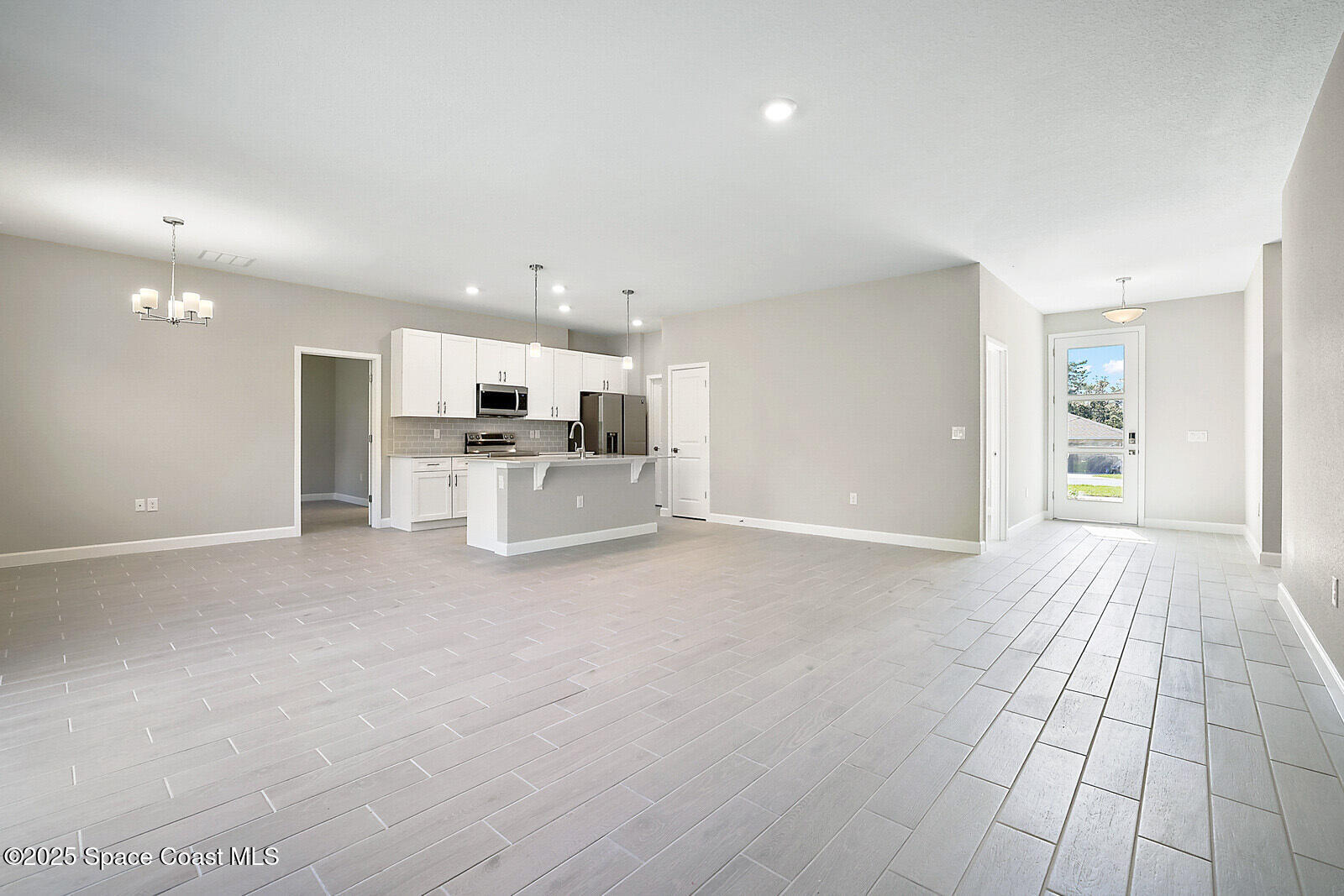 407 Tilhal Road Southwest Palm Bay, FL 32908 - Photo 4 of 23 IMAGE 4