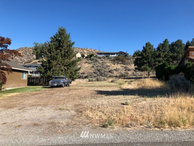 219 Butte Road Chelan, WA 98816 - Photo 3 of 10 Gallery Image 3