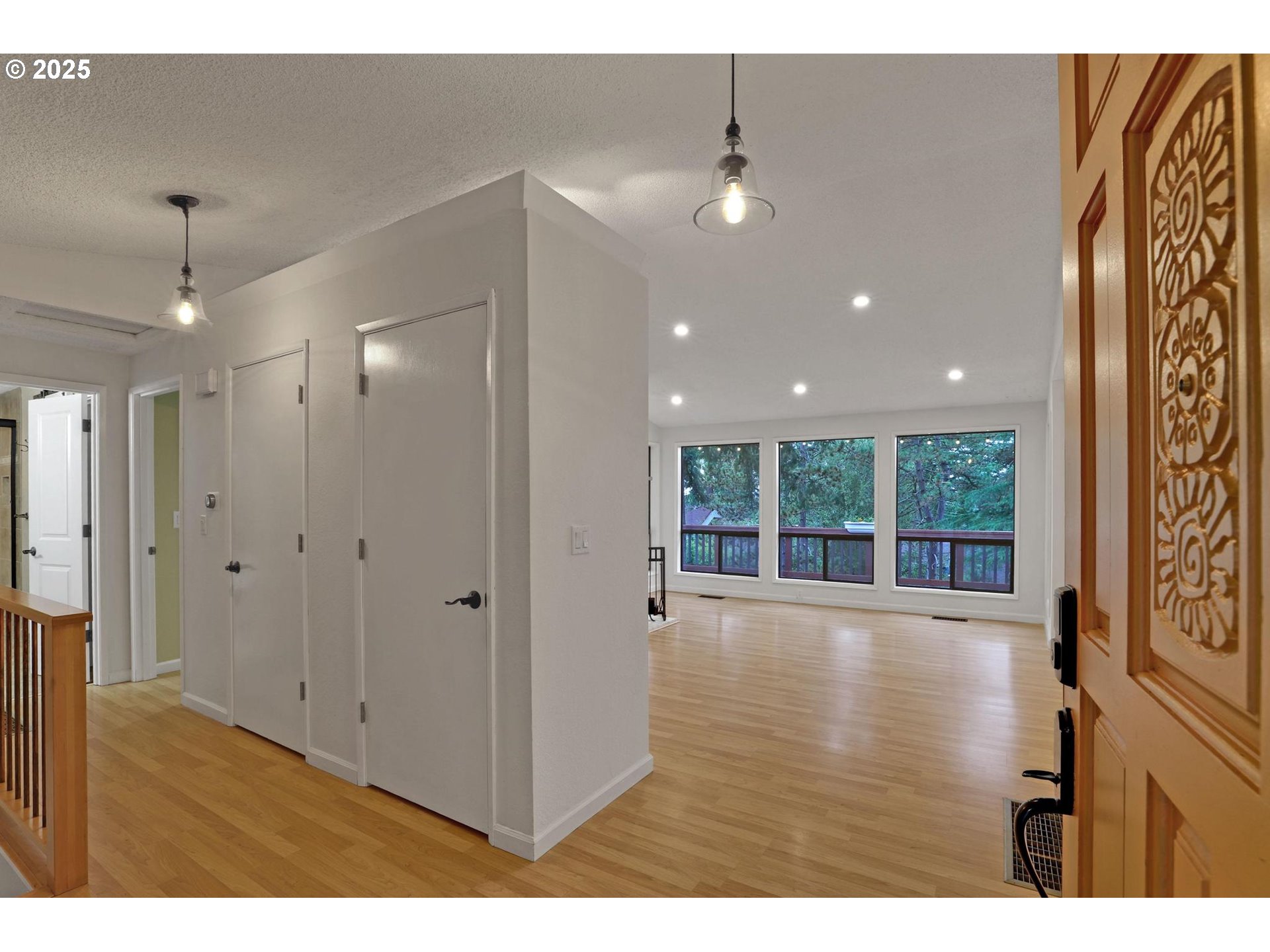 4407 Southwest Stephenson Street Portland, OR 97219 - Photo 4 of 33 Gallery Image 4