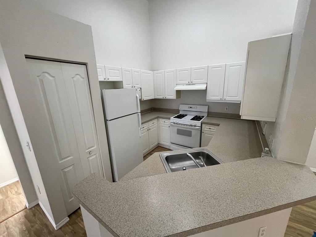 3313 South Kirkman Road, Unit 220 Orlando, FL 32811 - Photo 8 of 50