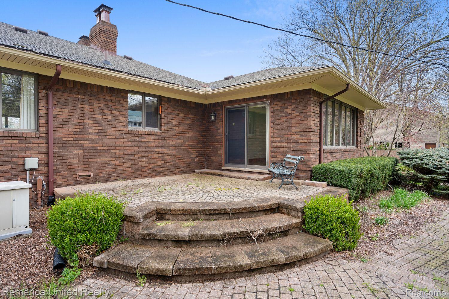 57855 Travis Road New Hudson, MI 48165 - Photo 8 of 55 Patio