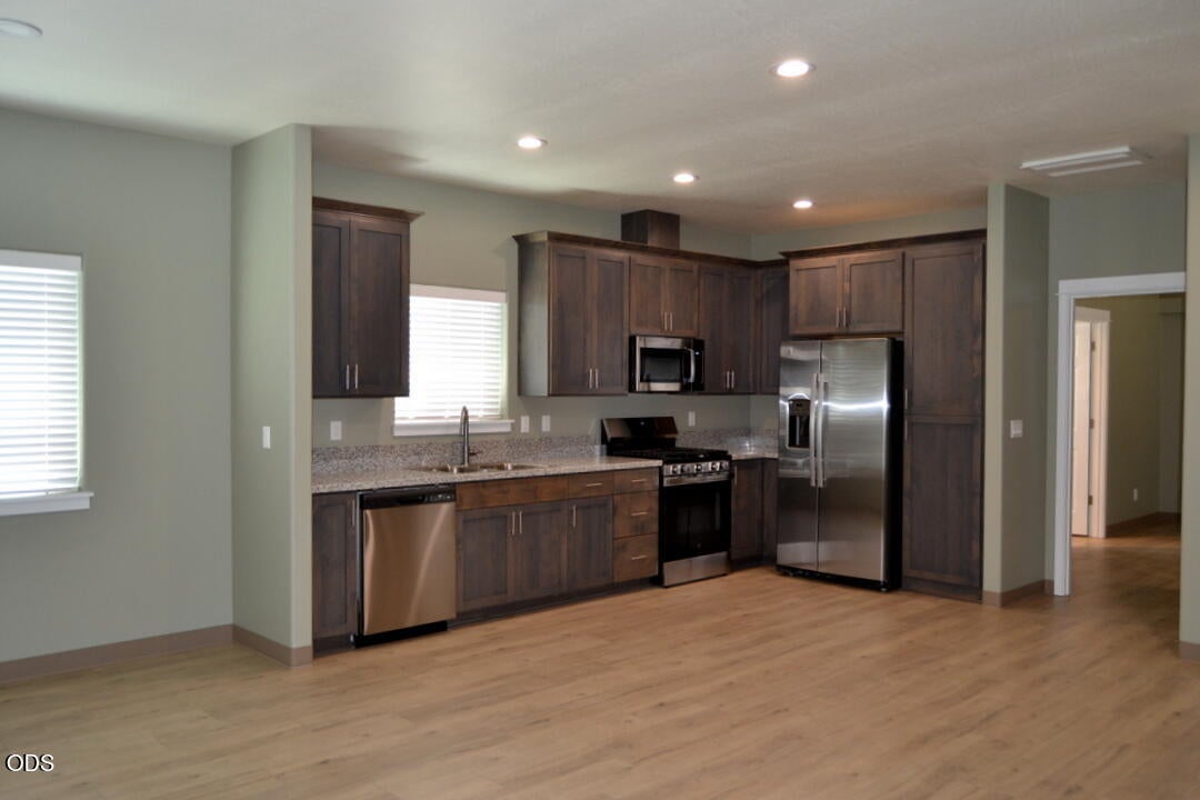2032 Southwest Allen Creek Road Grants Pass, OR 97527 - Photo 5 of 22 Gallery Image 5