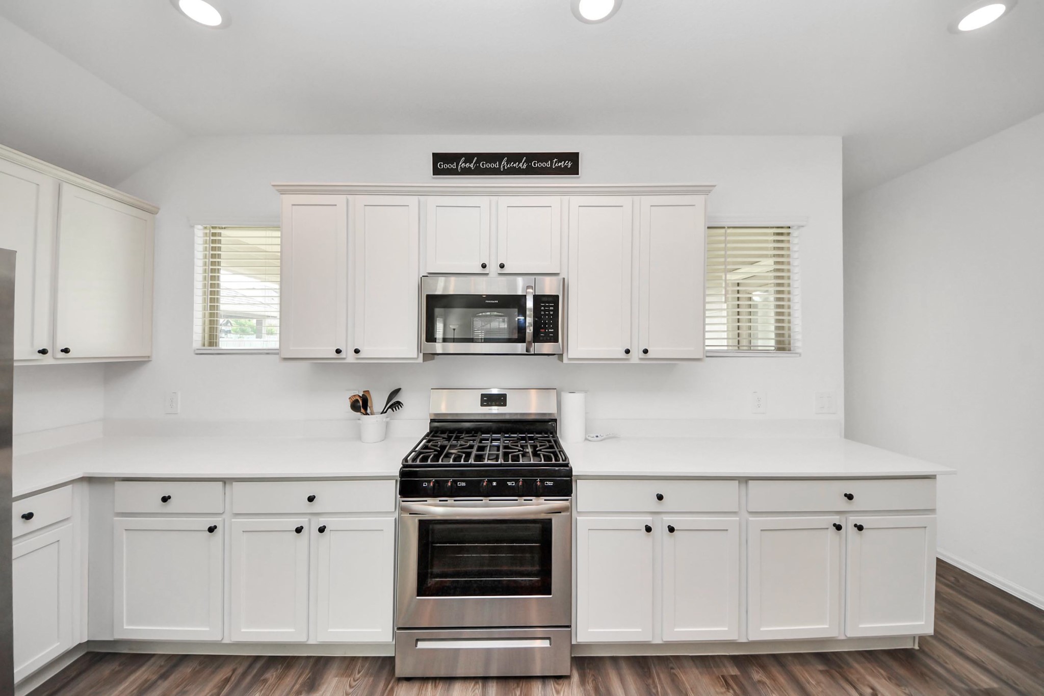 2947 Palominos Way Conroe, TX 77301 - Photo 5 of 47