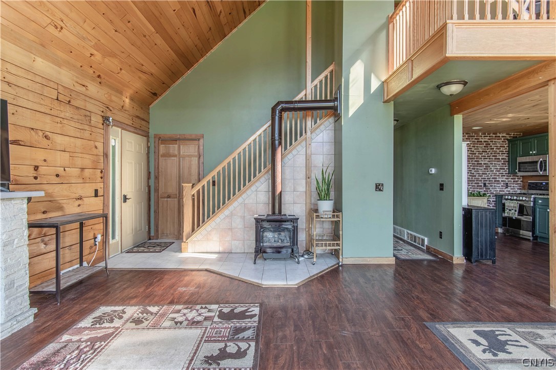 16029 County Rte 156 Watertown Town, NY 13601 - Photo 22 of 50 Living room