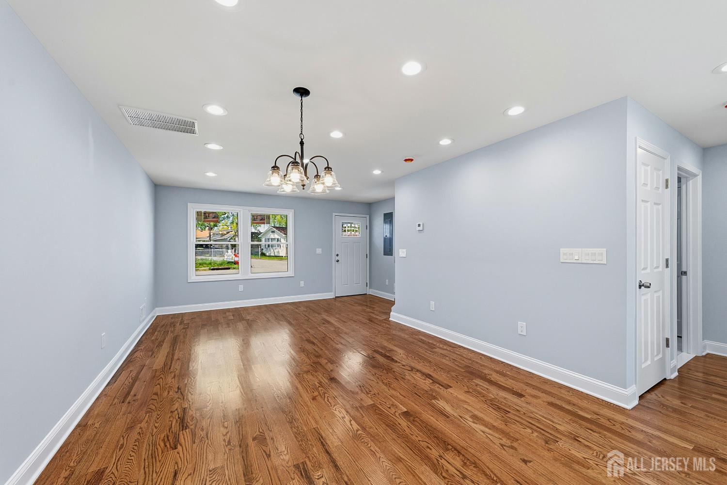 270 Alpine Way Old Bridge, NJ 08879 - Photo 11 of 36