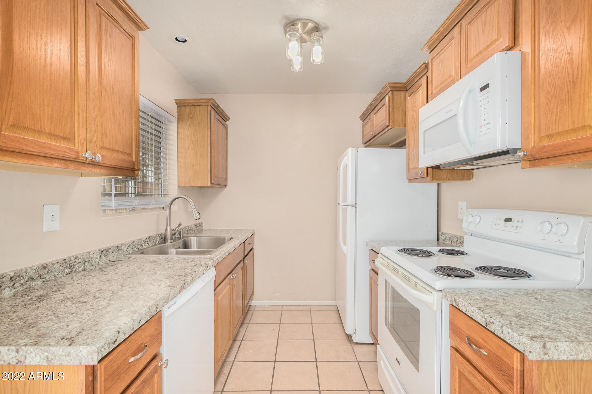 6421 South Newberry Road, Unit B Tempe, AZ 85283 - Photo 11 of 26 0011-10-Newberry