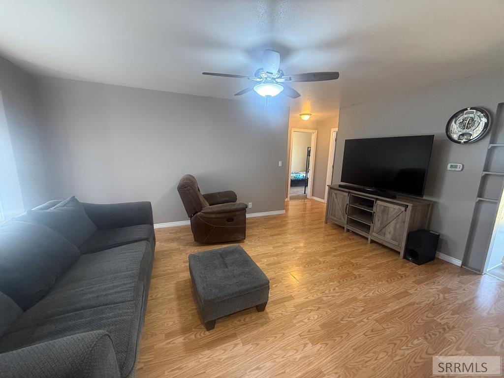 923 Howard Avenue Pocatello, ID 83201 - Photo 4 of 18