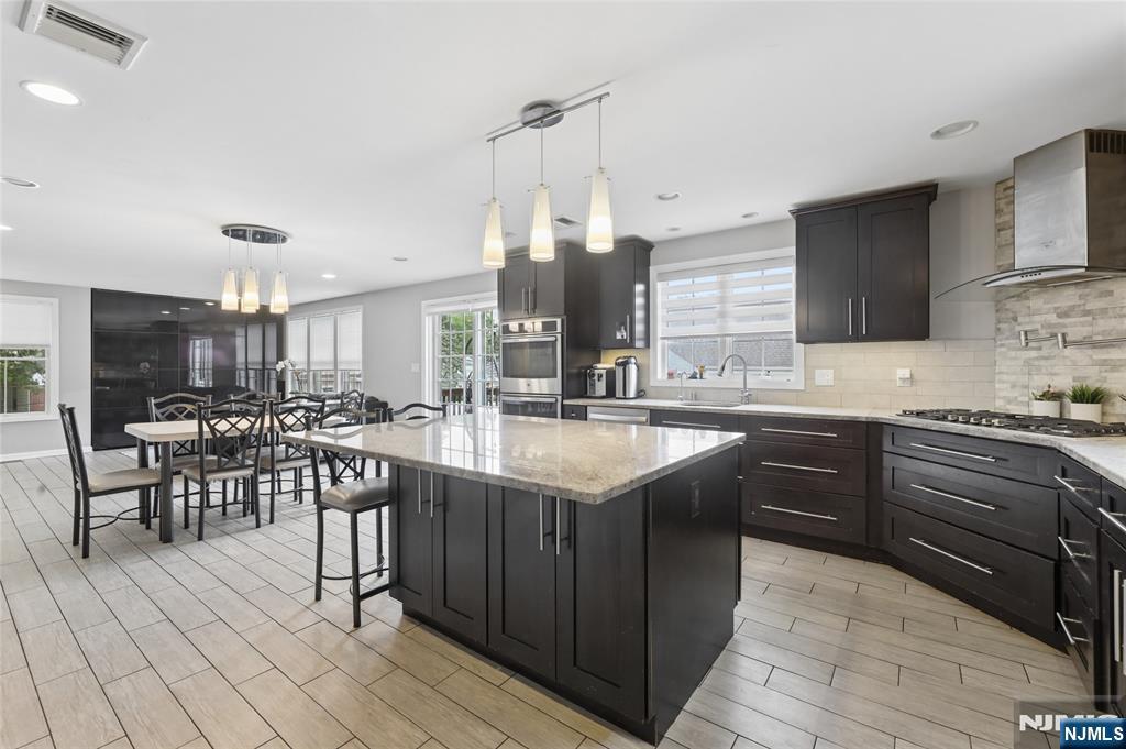 135 Rector Court Bergenfield, NJ 07621 - Photo 24 of 34