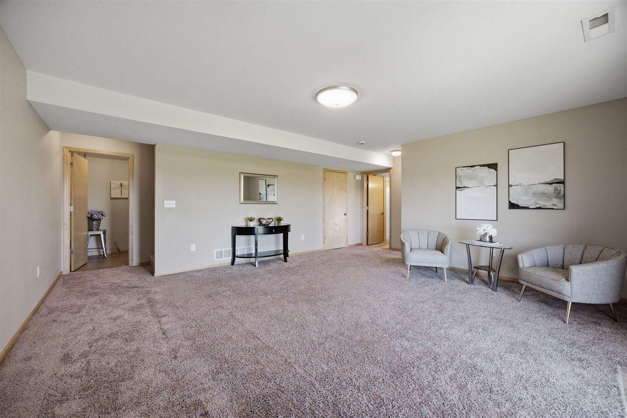 172 South Park Ridge Road North Liberty, IA 52317 - Photo 23 of 34 Gallery Image 23