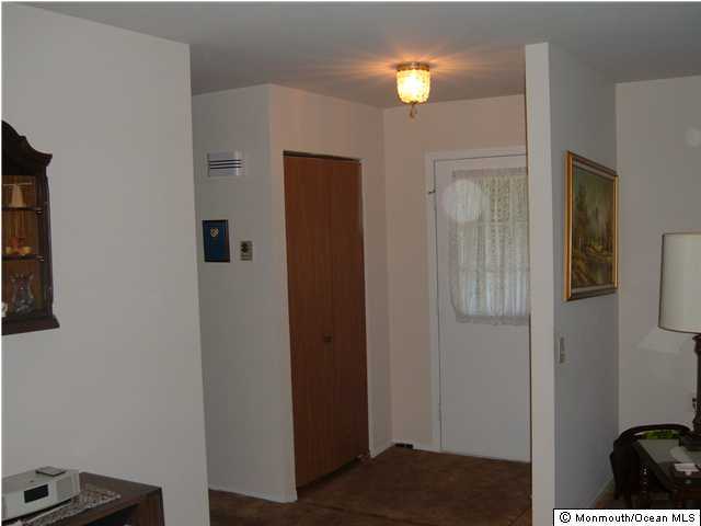 37 Stonybrook Road Whiting, NJ 08759 - Photo 3 of 3