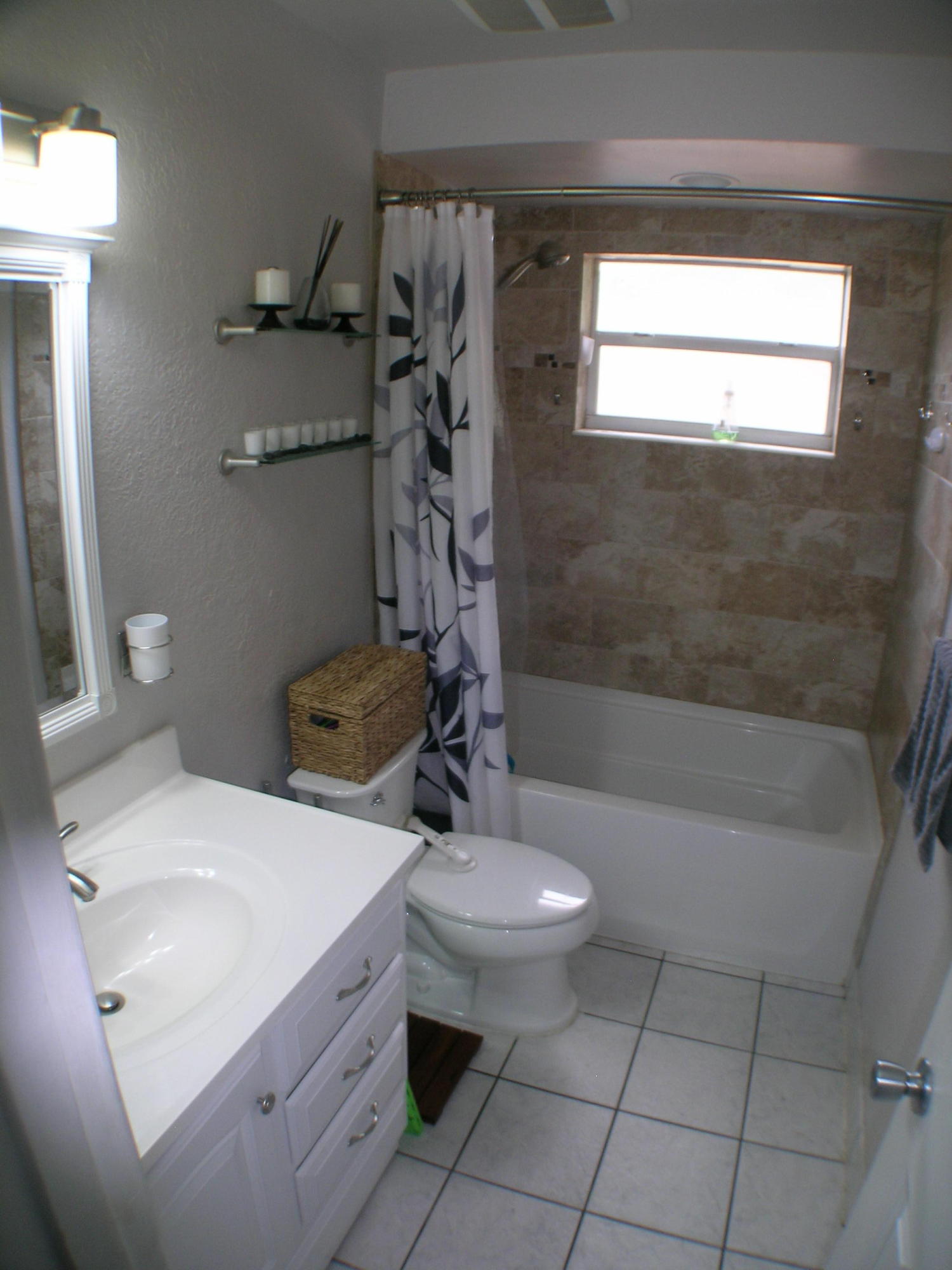 4864 Lincoln Road Delray Beach, FL 33445 - Photo 20 of 32 Bath Tub Shower