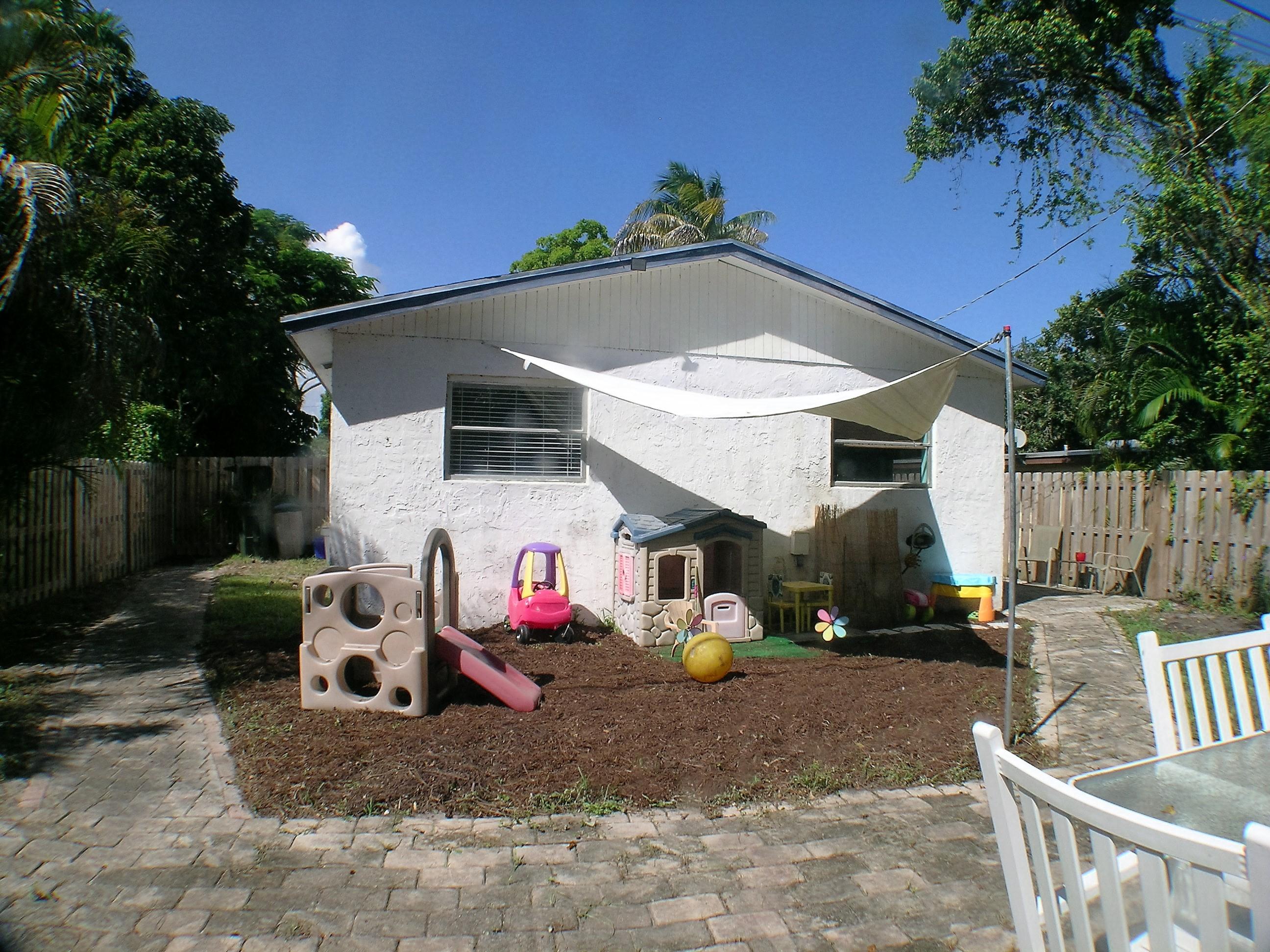 4864 Lincoln Road Delray Beach, FL 33445 - Photo 29 of 32 Rear of Home