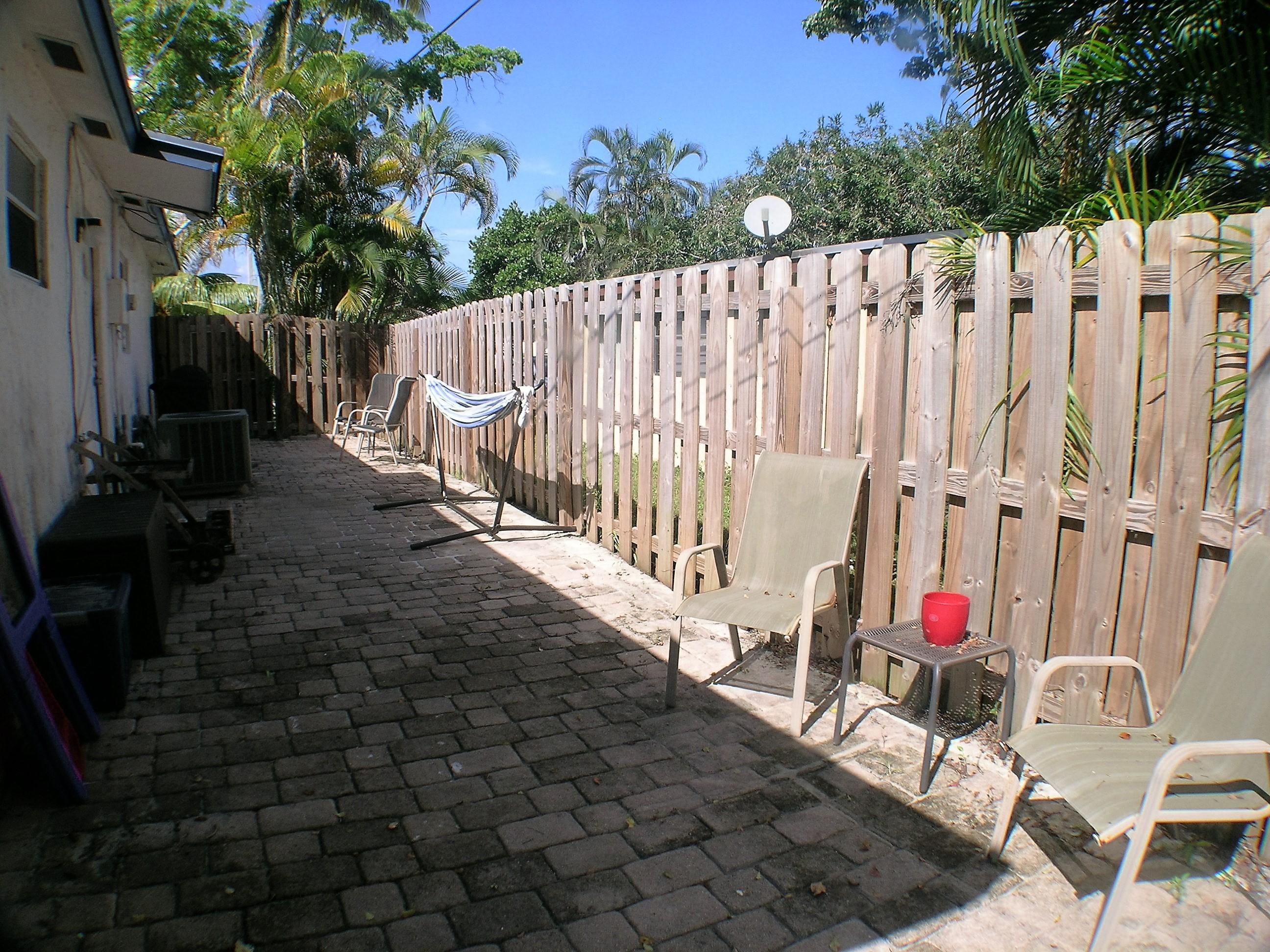 4864 Lincoln Road Delray Beach, FL 33445 - Photo 30 of 32 Side Patio