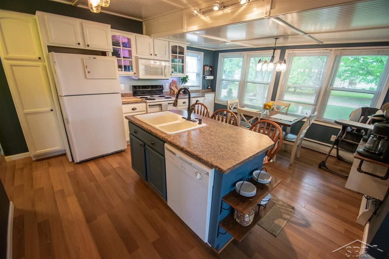 10985 South Mission Road Shepherd, MI 48883 - Photo 6 of 34