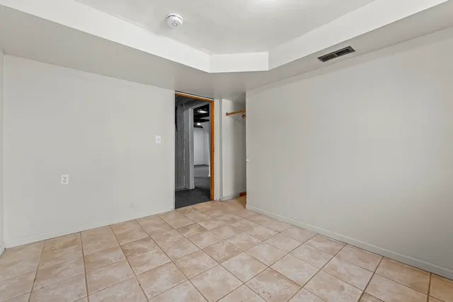 $324,900 | 215 Mayfield Drive, Streamwood, IL 60107