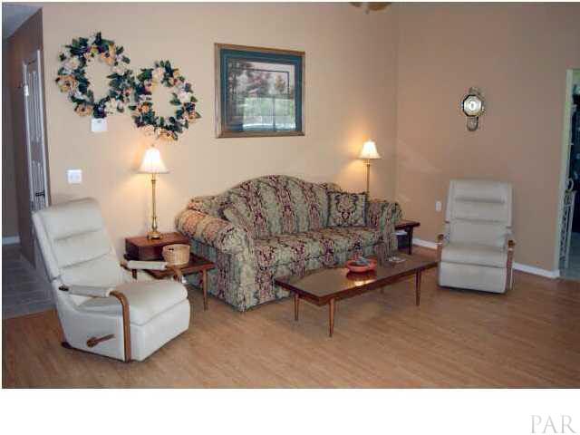 2731 River Run Road Navarre, FL 32566 - Photo 3 of 8 Additional photo of family room