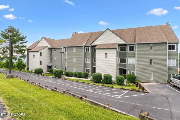 $269,999 | 1260 Ski View Drive, Unit 8104, Gatlinburg, TN 37738