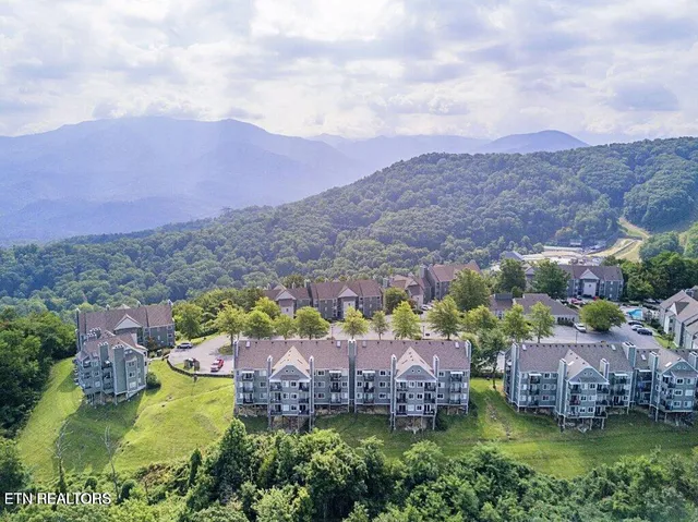 $278,899 | 1260 Ski View Drive, Unit 8104, Gatlinburg, TN 37738