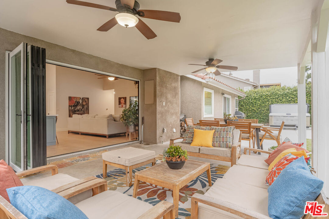1220 Dincara Road Burbank, CA 91506 - Photo 28 of 33