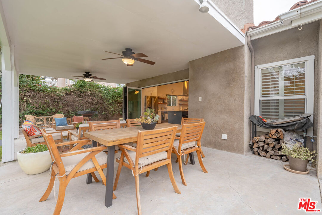 1220 Dincara Road Burbank, CA 91506 - Photo 30 of 33