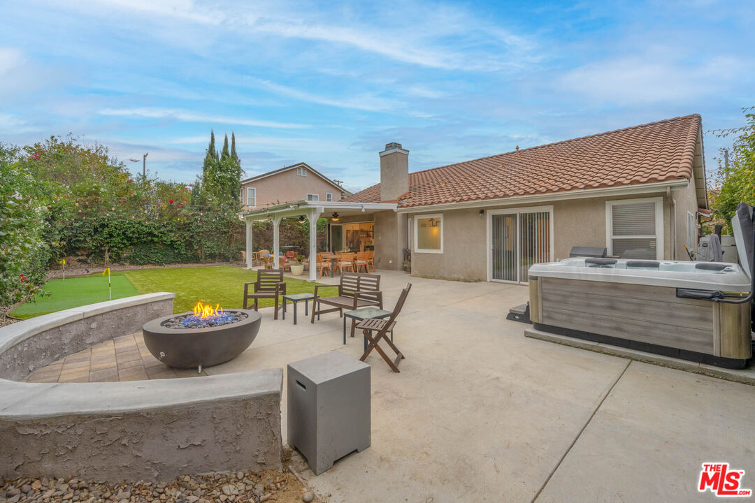 1220 Dincara Road Burbank, CA 91506 - Photo 3 of 33