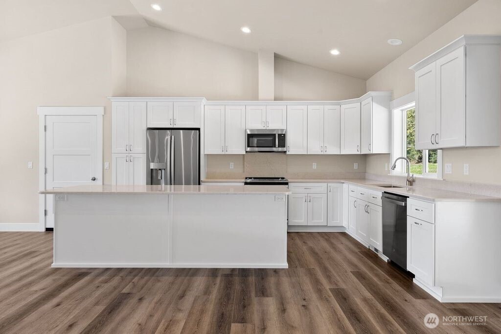 19106 Nutmeg Street Southwest Rochester, WA 98579 - Photo 3 of 16