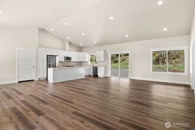 $637,900 | 19106 Nutmeg Street Southwest, Rochester, WA 98579