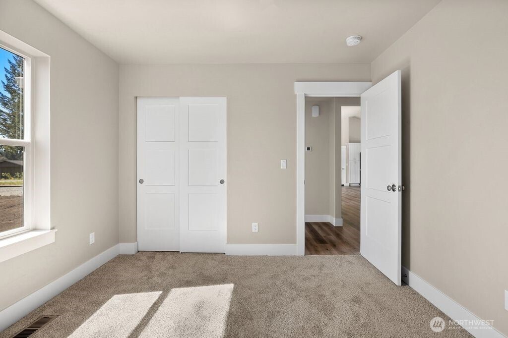 19106 Nutmeg Street Southwest Rochester, WA 98579 - Photo 10 of 16