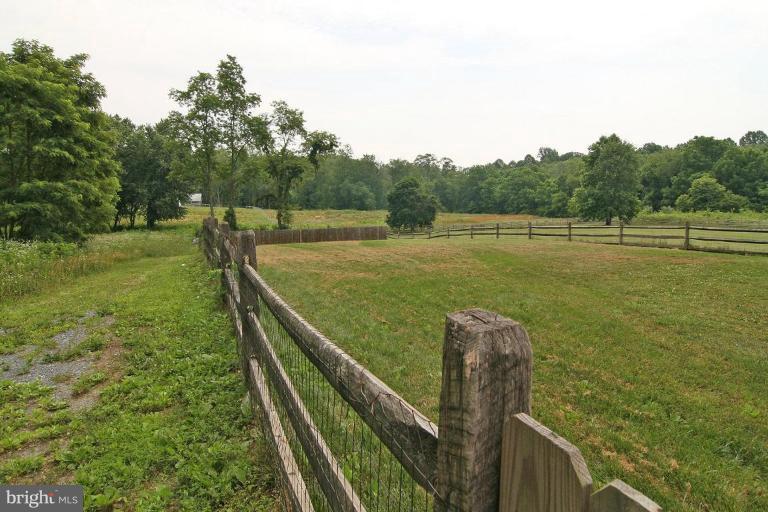 4043 Sykesville Road Finksburg, MD 21048 - Photo 22 of 23 Back yard