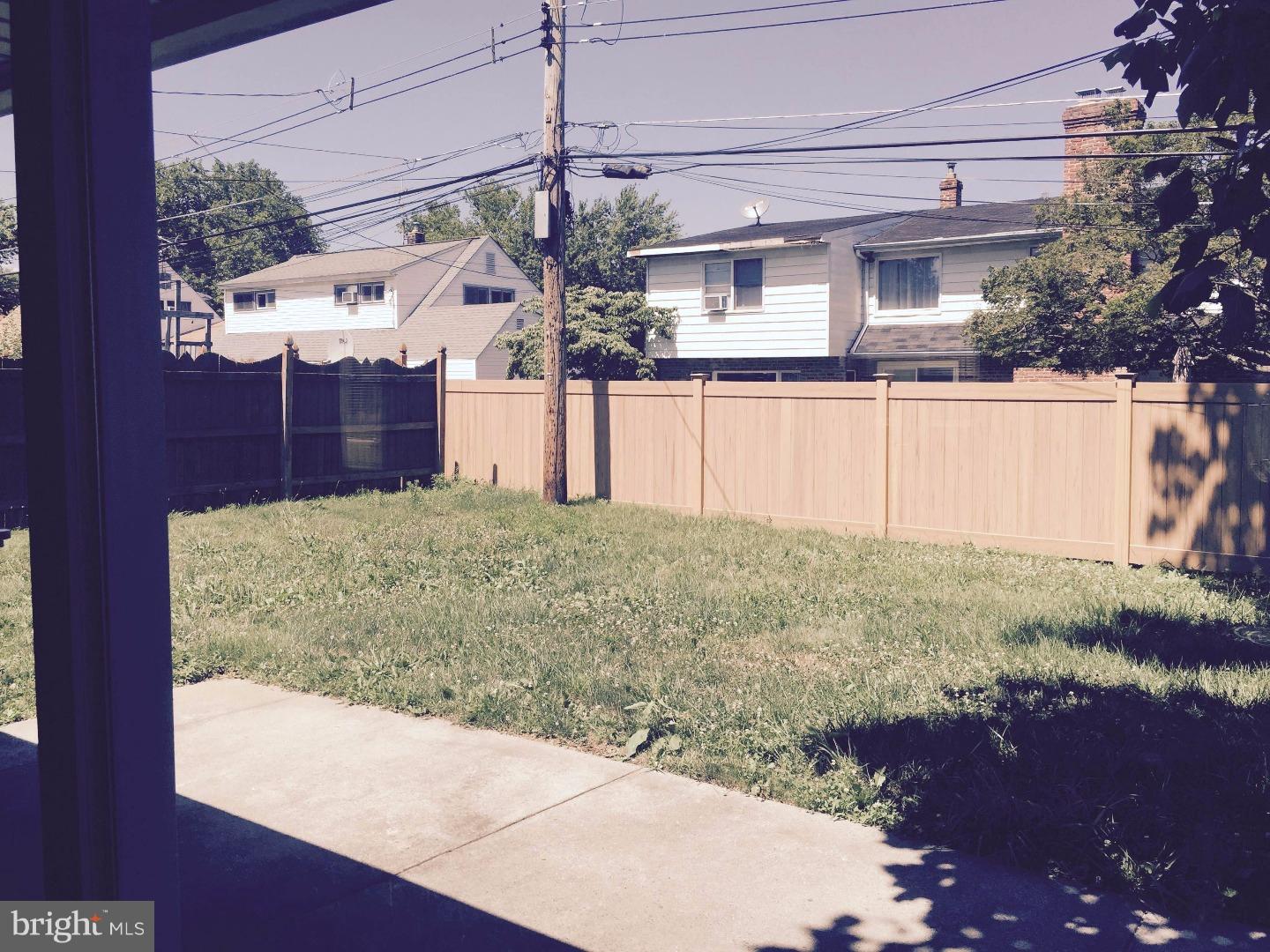 22 Ravine Lane Levittown, PA 19055 - Photo 3 of 23 Exterior Back
