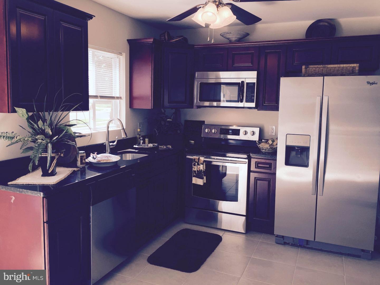 22 Ravine Lane Levittown, PA 19055 - Photo 6 of 23 Kitchen
