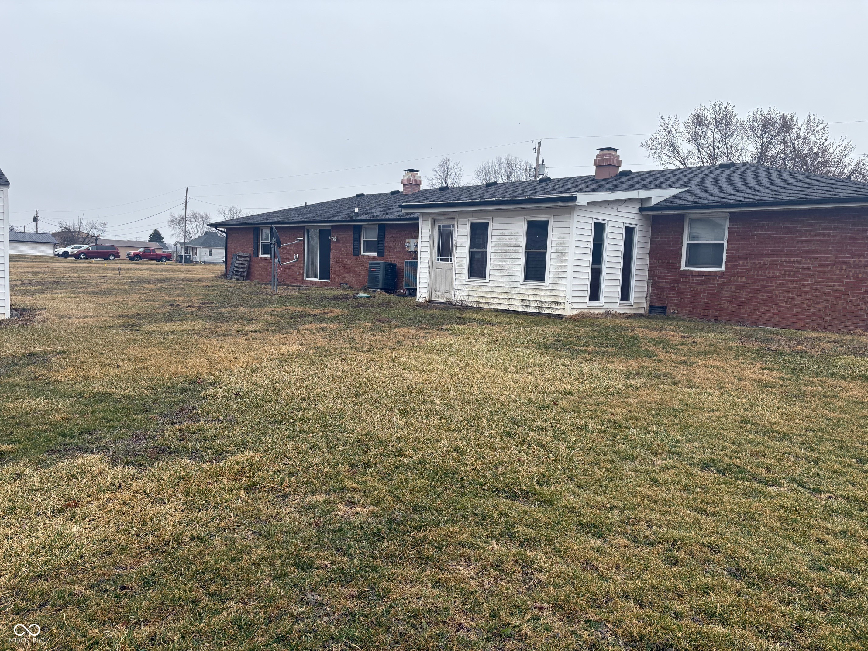 2124 Jackson Lane Anderson, IN 46011 - Photo 4 of 16