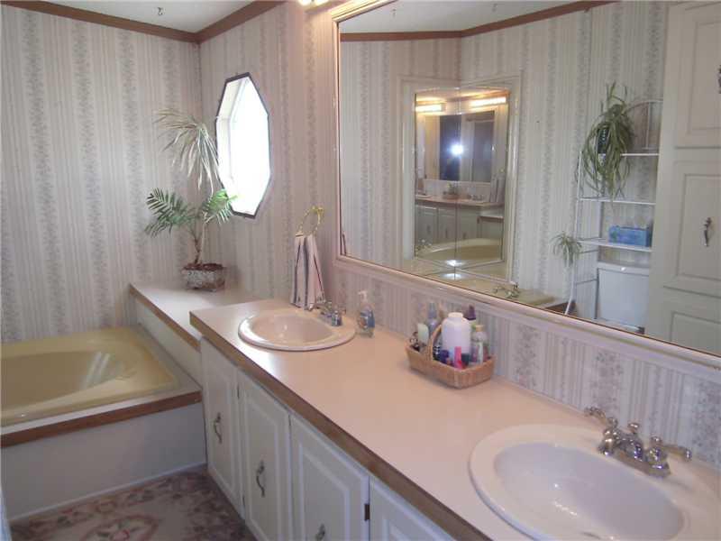 622 Mud Bridge Road Enon Valley, PA 16120 - Photo 9 of 11 Master Bath/Spa.