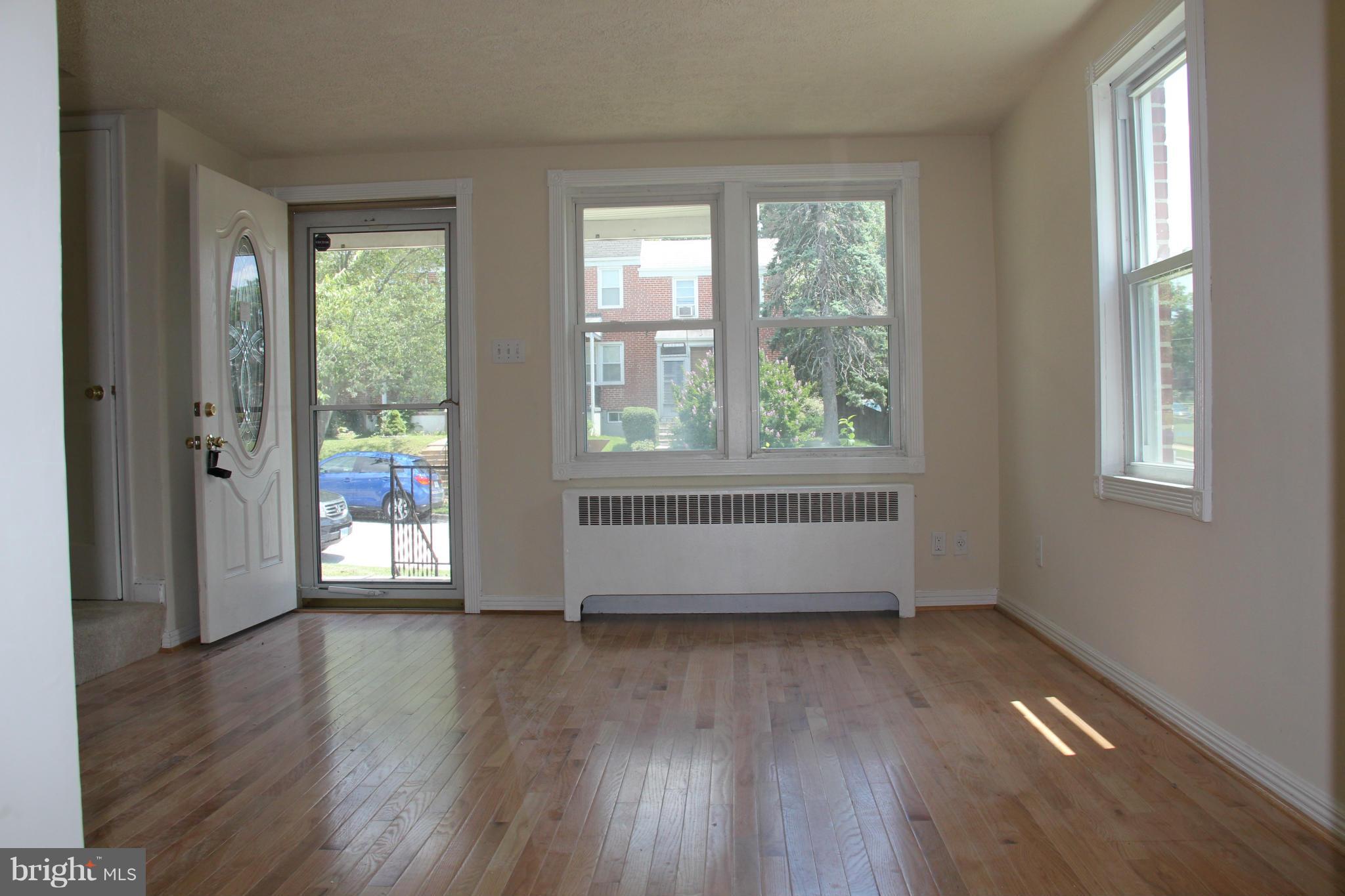 3662 Greenvale Road Baltimore, MD 21229 - Photo 9 of 20 Living Room