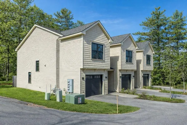 $550,000 | 25 Preservation Lane, Unit 12, South Portland, ME 04106