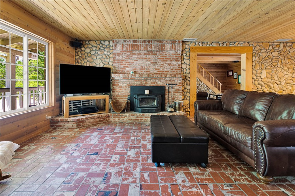 3537 Pinon Pines Road Wrightwood, CA 92397 - Photo 12 of 68