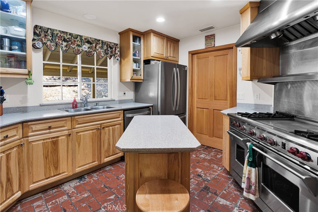 3537 Pinon Pines Road Wrightwood, CA 92397 - Photo 15 of 68