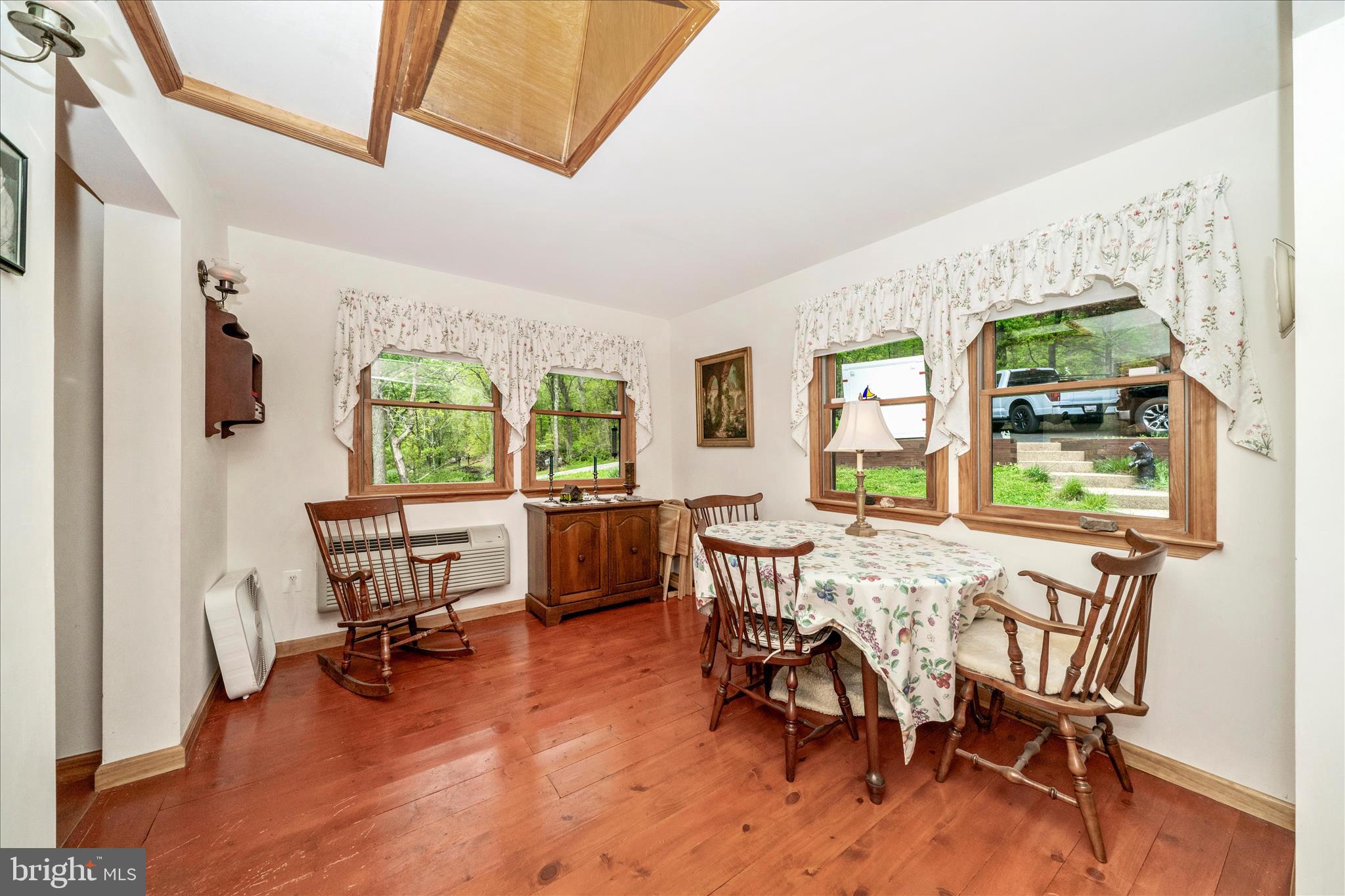 20807 Townsend Road Rohrersville, MD 21779 - Photo 6 of 63 Dining Area