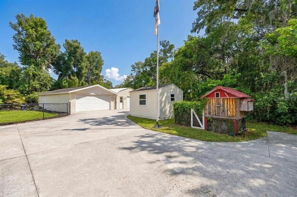 2715 Little Road Valrico, FL 33596 - Photo 32 of 41