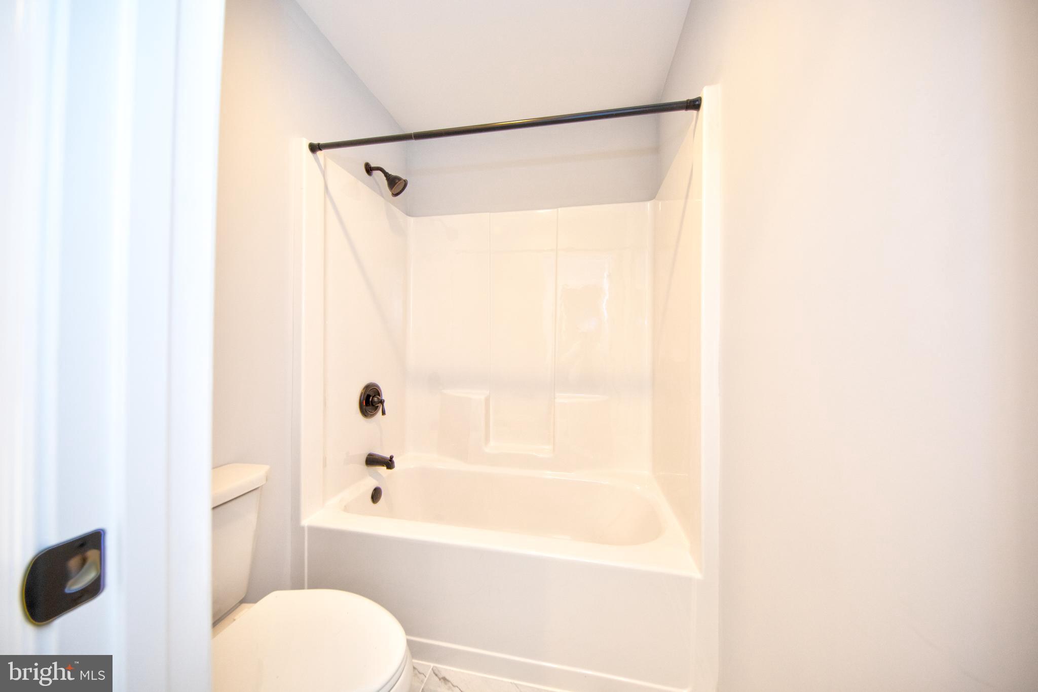 4111 Houcks Road Monkton, MD 21111 - Photo 34 of 35 Upper level hall bathroom