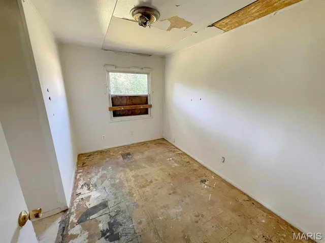 $34,900 | 1009 Royal Heights Road, Belleville, IL 62226