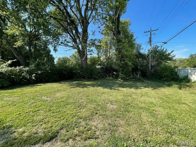 $34,900 | 1009 Royal Heights Road, Belleville, IL 62226