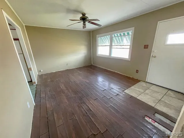 $34,900 | 1009 Royal Heights Road, Belleville, IL 62226