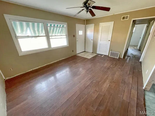 $34,900 | 1009 Royal Heights Road, Belleville, IL 62226