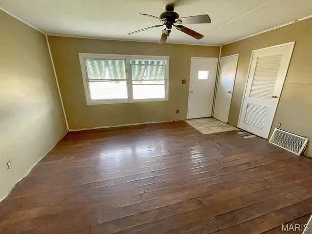 $34,900 | 1009 Royal Heights Road, Belleville, IL 62226