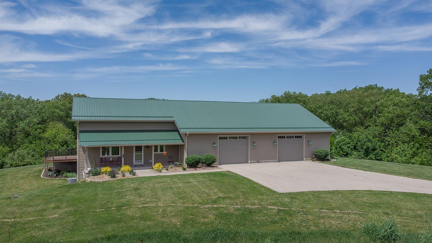 16168 Scenic Ridge Road Savanna, IL 61074 - Photo 2 of 58