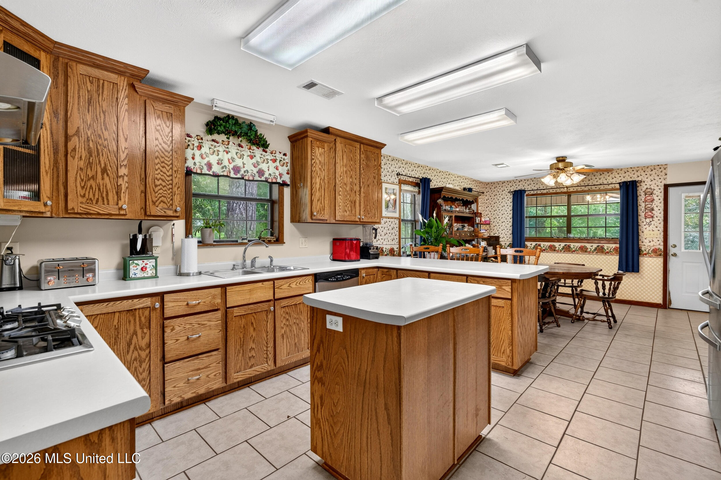23 Hubert Spiers Road Carriere, MS 39426 - Photo 21 of 63 18_kitchen