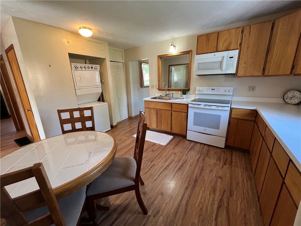 52 Seneca Road Seneca Falls, NY 13148 - Photo 2 of 20